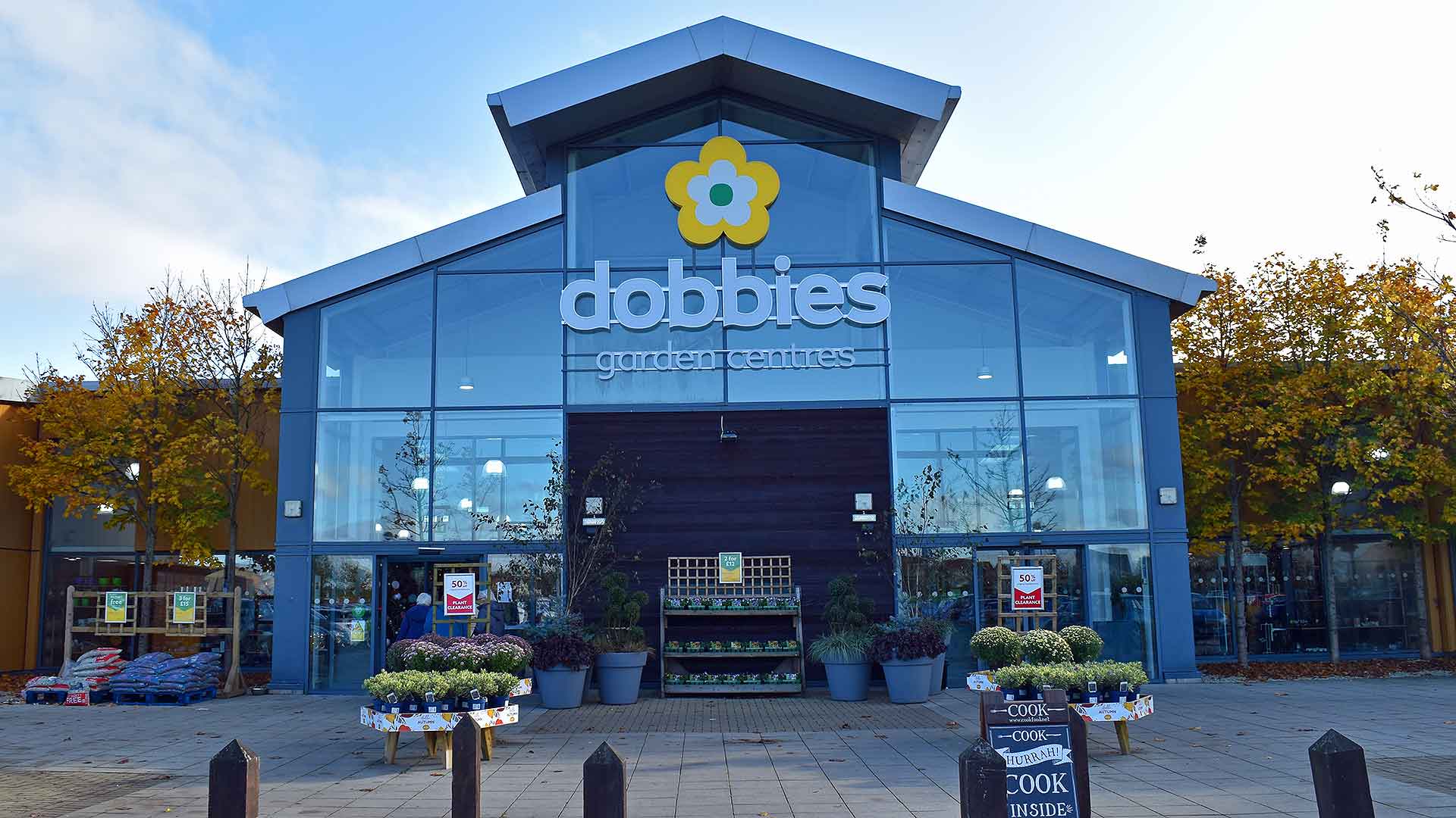 dobbies garden centres to get electric car chargers dobbies garden centres to get electric car chargers