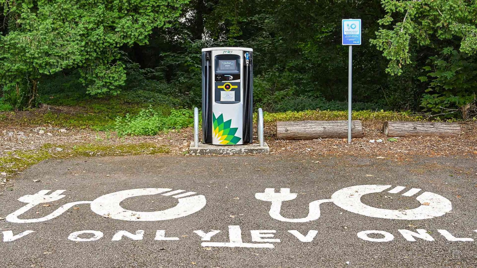 UK Public Electric Car Charge Points Grow 37 In A Year Motoring Electric