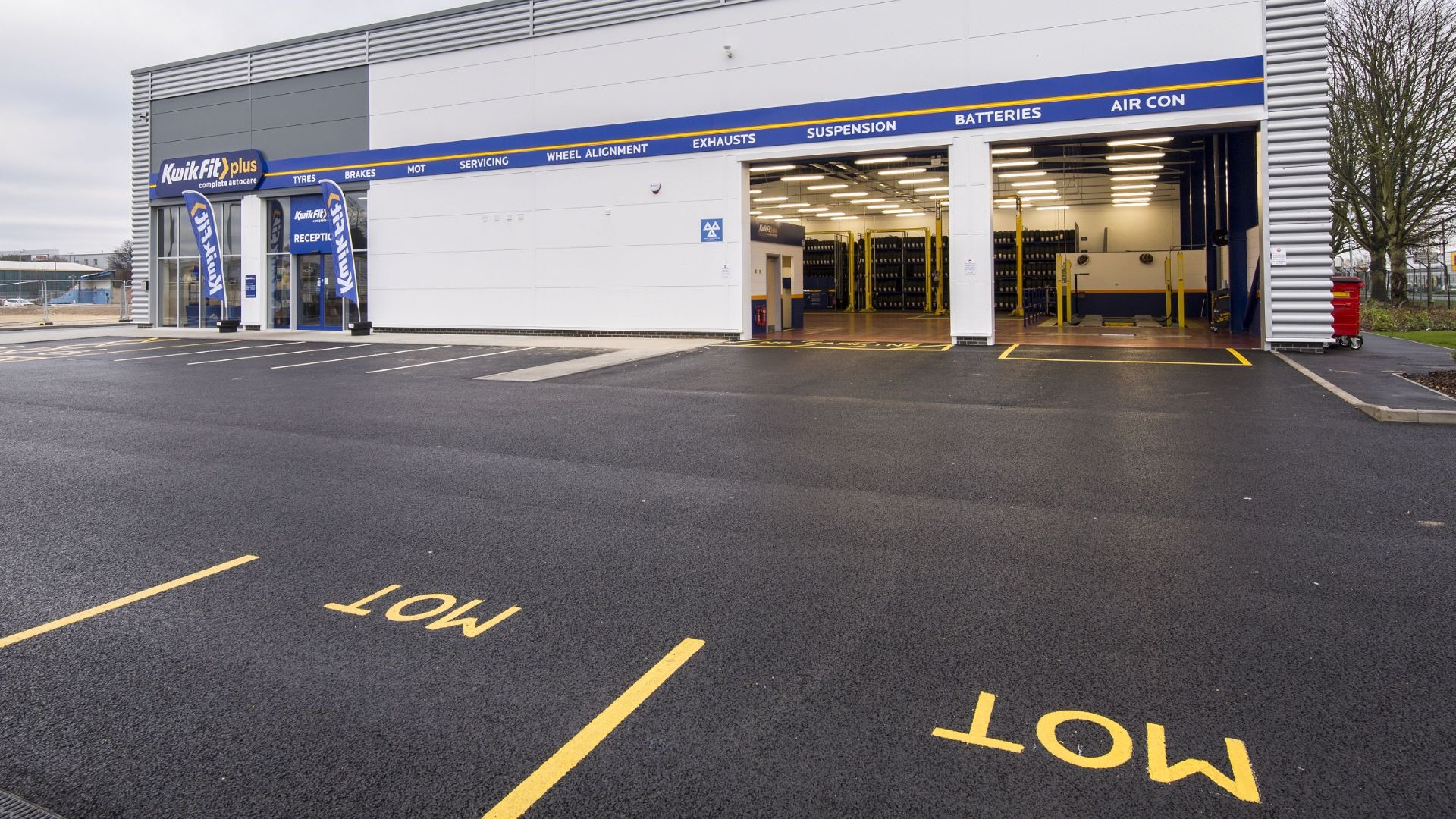 Does an electric car have to pass the same MOT test?