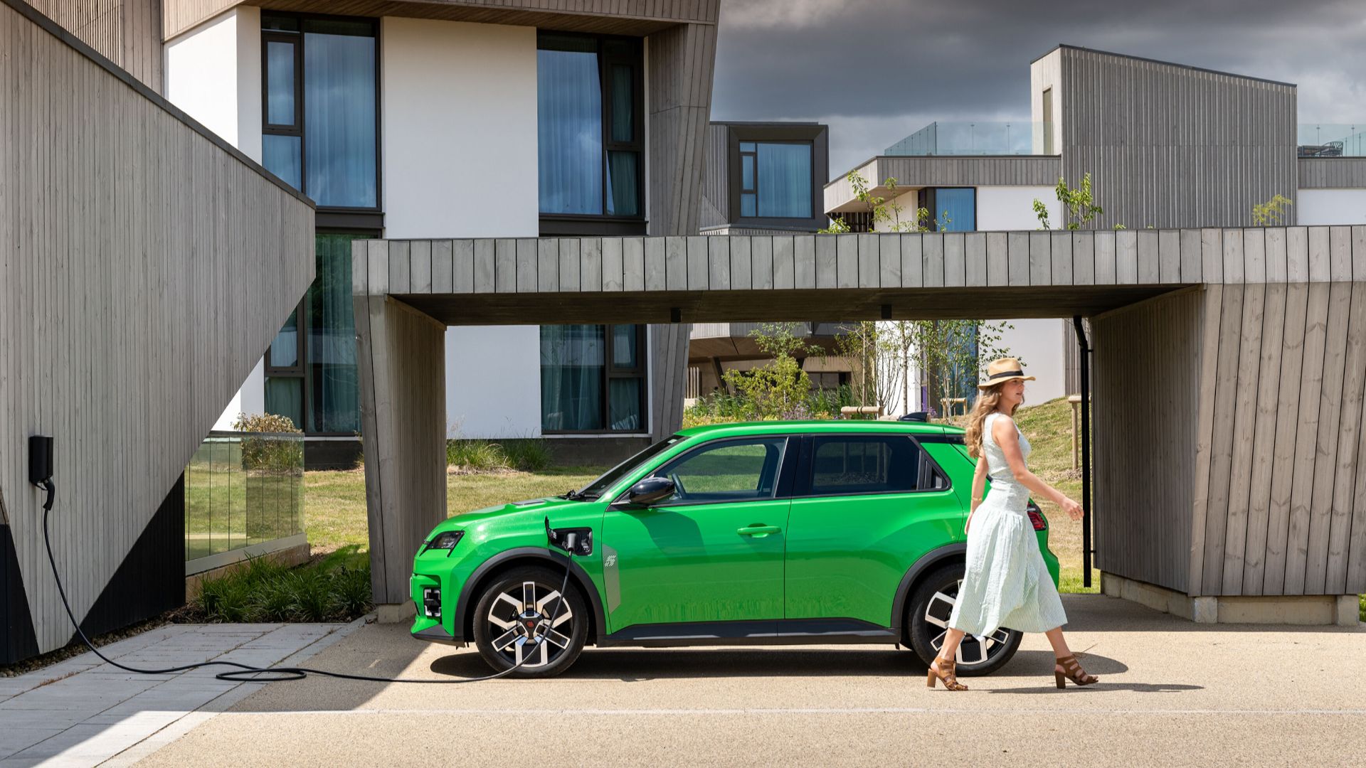 Will fully charging your electric car damage its battery?