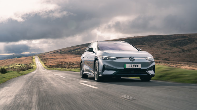 Charging an electric car: the difference between AC and DC current